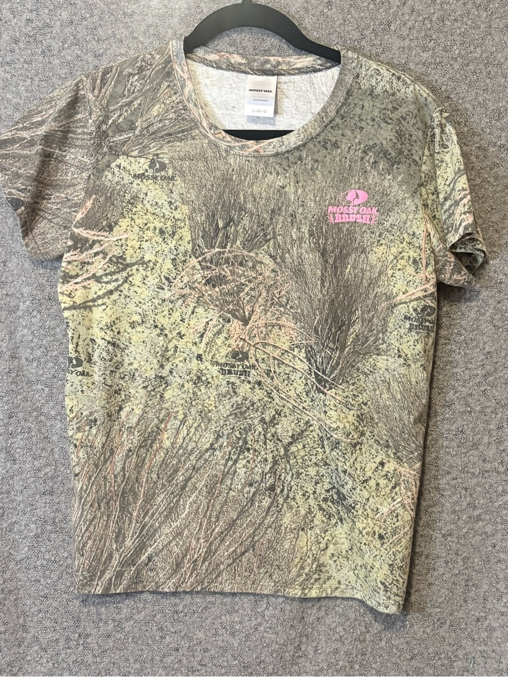 Mossy Oak Kids' Camo Tee in Green with Pink Logo